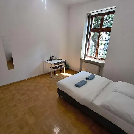 Fantastic-inn - B7 A104 *